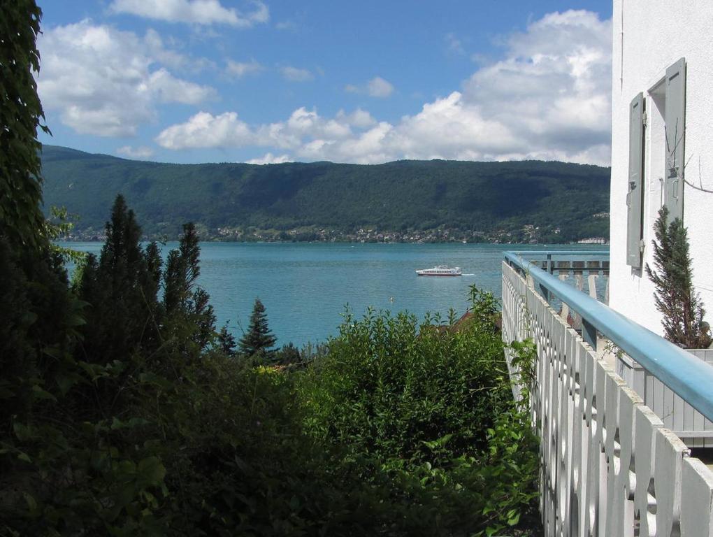 Villa Le Lac Cottage Au Bord Du Lac D'Annecy - Chambre Chez L'Habitant - Les Terrasses Du Lac ヴェリエ・デュ・ラック エクステリア 写真