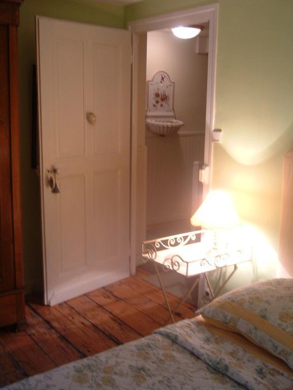 Villa Le Lac Cottage Au Bord Du Lac D'Annecy - Chambre Chez L'Habitant - Les Terrasses Du Lac ヴェリエ・デュ・ラック エクステリア 写真